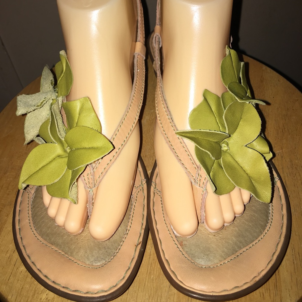 Born sandals size 9 lime green flower